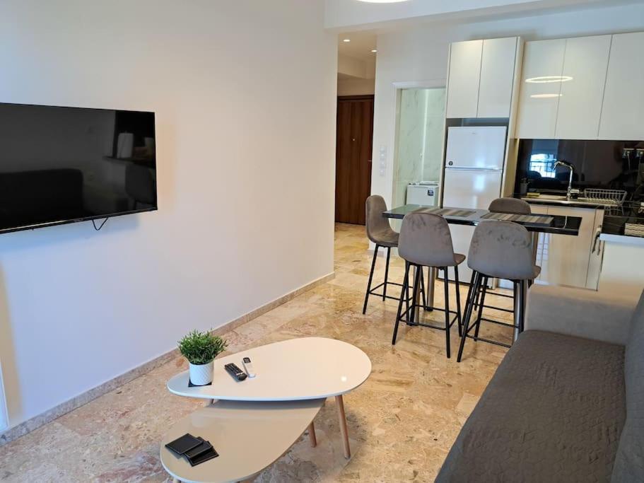 Luxury Suite Patras Buitenkant foto