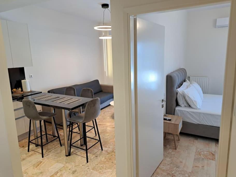 Luxury Suite Patras Buitenkant foto