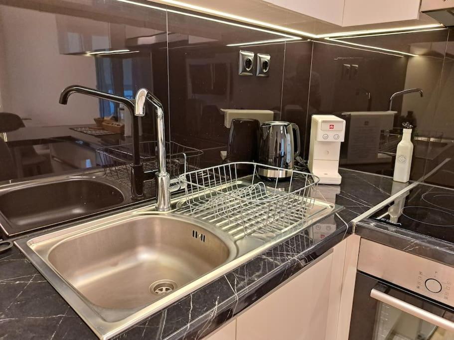 Luxury Suite Patras Buitenkant foto