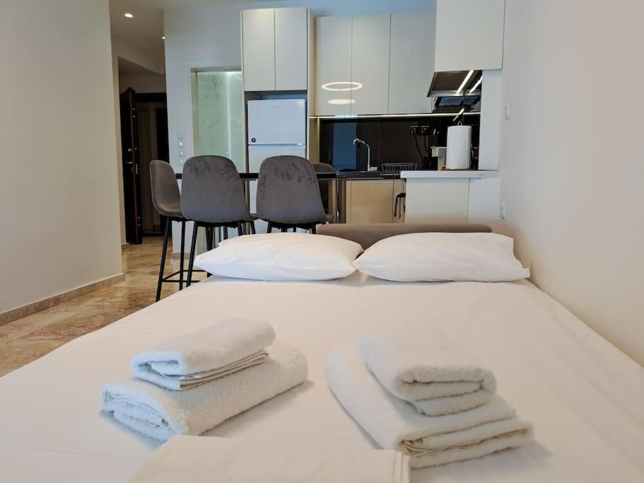 Luxury Suite Patras Buitenkant foto