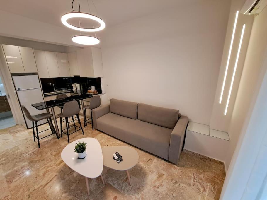 Luxury Suite Patras Buitenkant foto