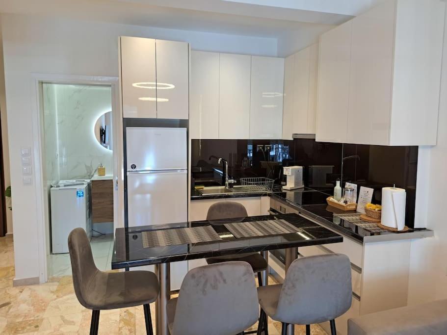 Luxury Suite Patras Buitenkant foto