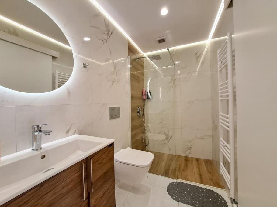 Luxury Suite Patras Buitenkant foto